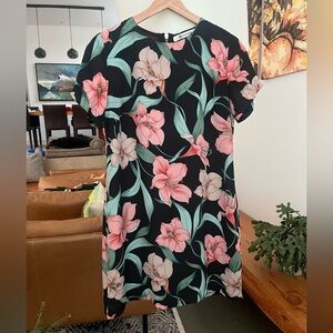 The Impeccable Pig Short Sleeve Floral Print Dress